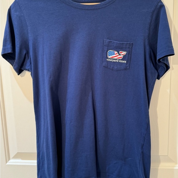 EUC - Vineyard Vines Women’s Navy Blue American Flag Whale Shirt with Pocket - Picture 4 of 7